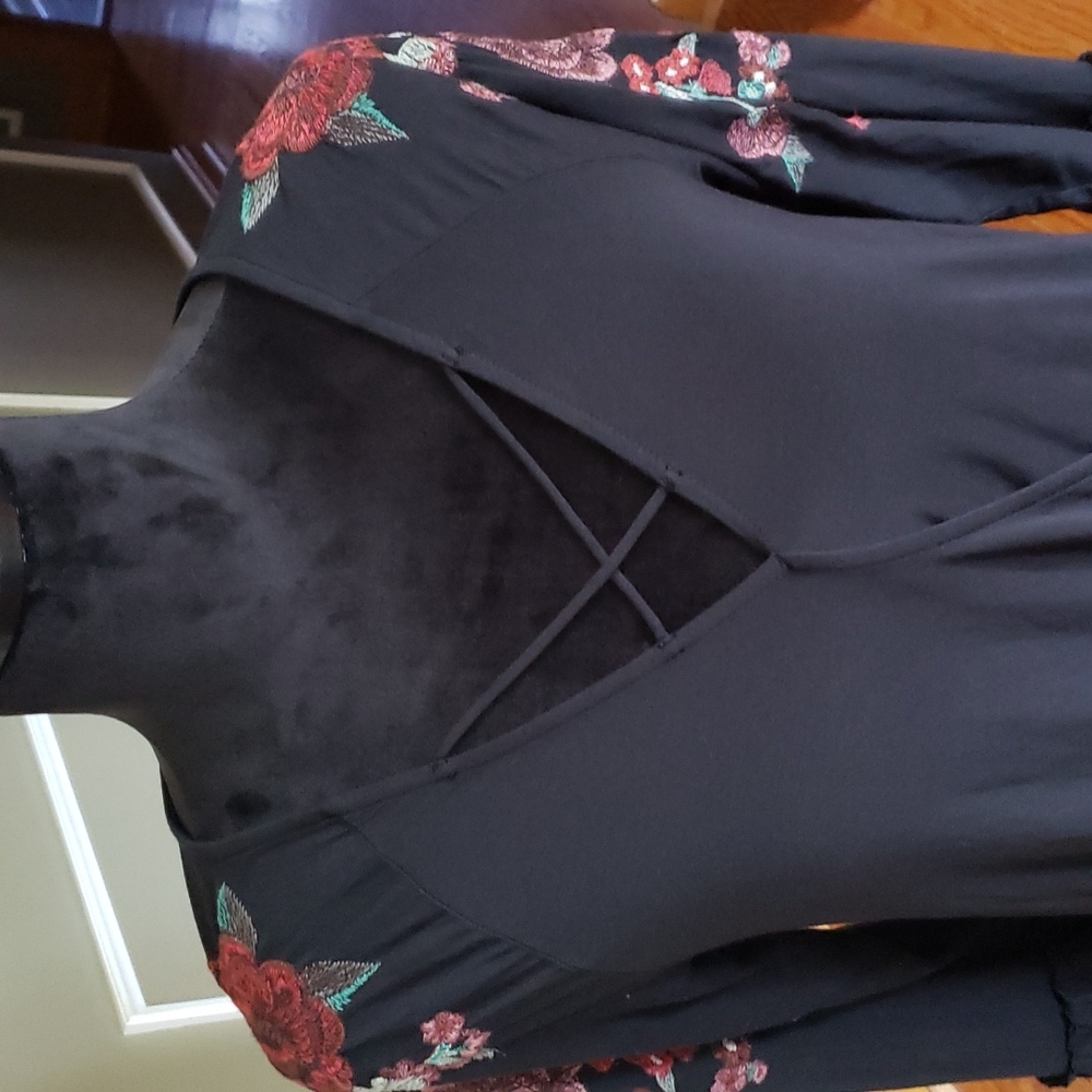 AEO Embroidered Wrap Top - Picture 2 of 9